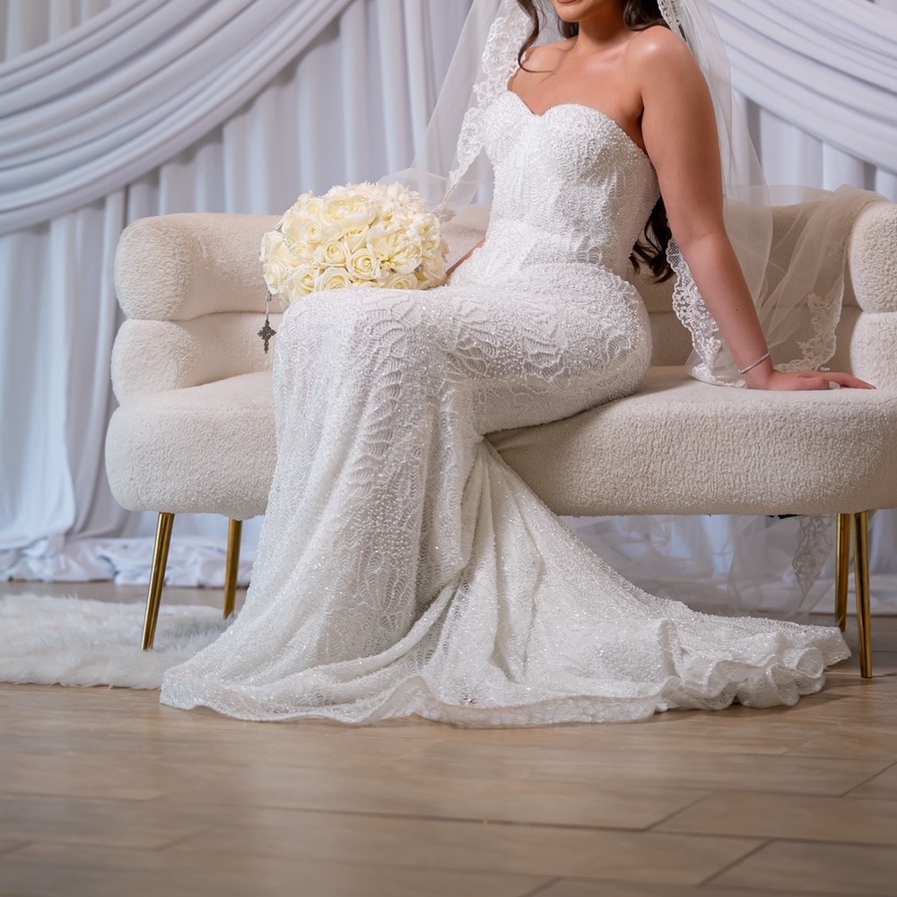 Off-White Strapless Lace Beaded Wedding Dress